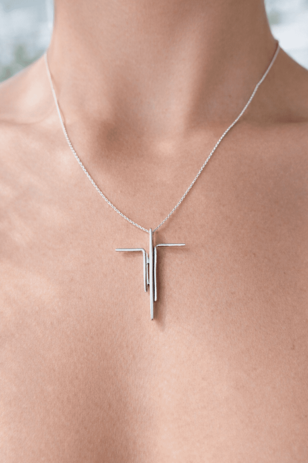 Colar Cruz de Cristo com banho de ródio