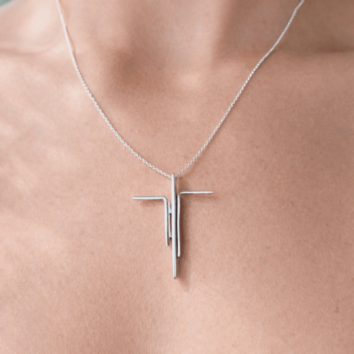 Colar Cruz de Cristo com banho de ródio